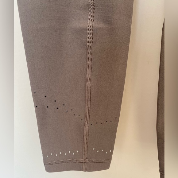 Lululemon pants - Picture 6 of 7